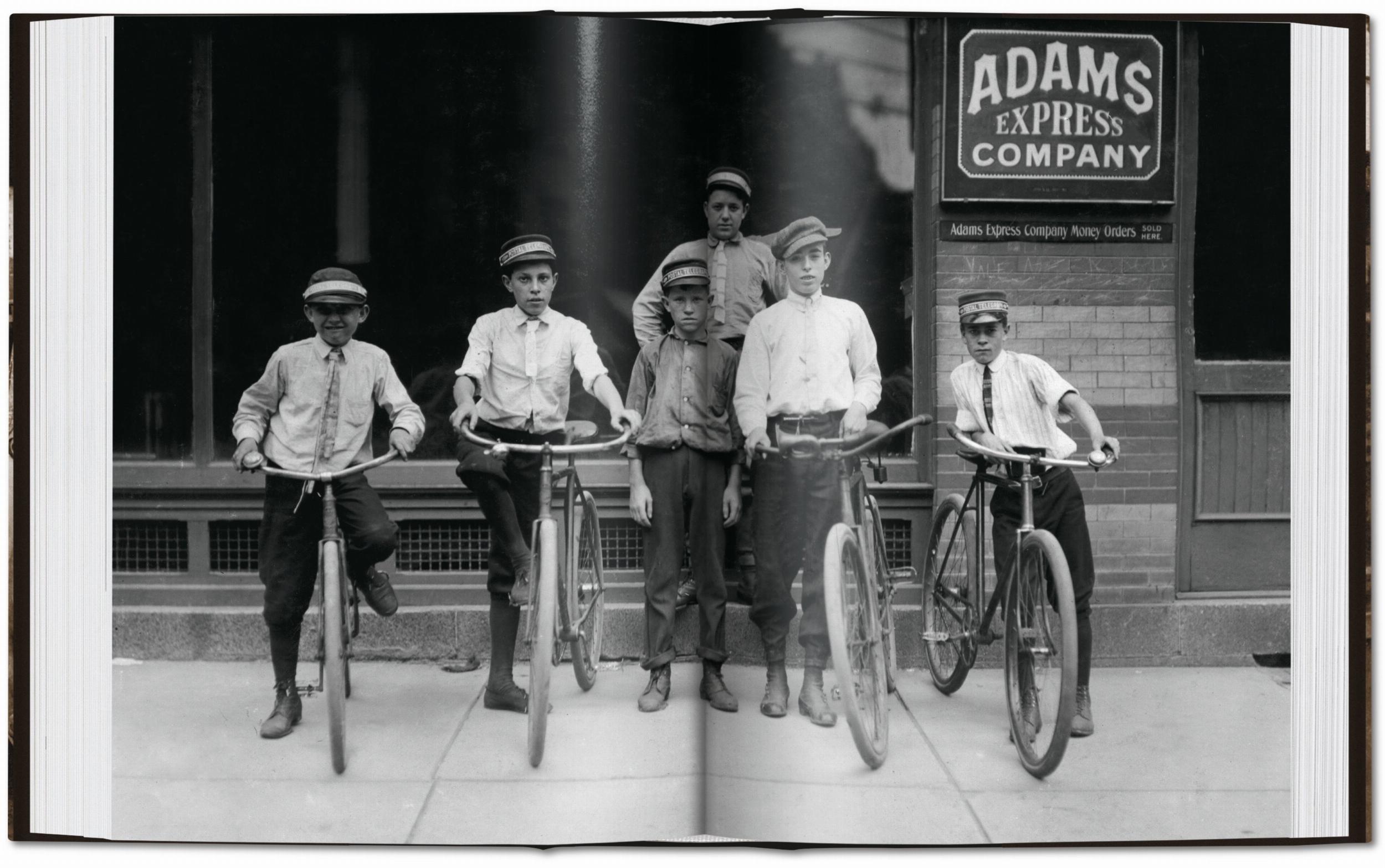 Lewis W. Hine. America At Work 9783836572347