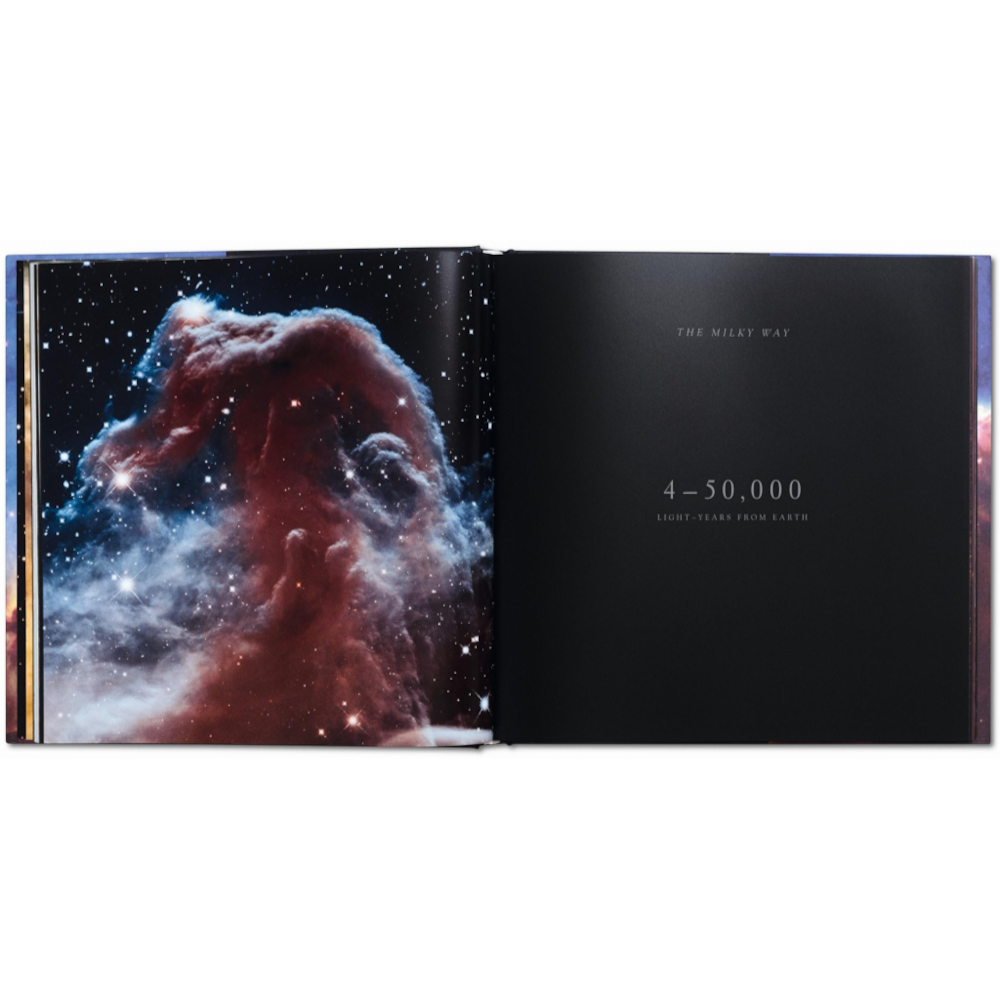 Expanding Universe. The Hubble Space Telescope