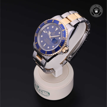 Oyster Perpetual Submariner Date - 16613