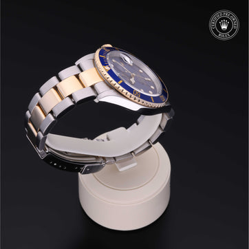 Oyster Perpetual Submariner Date - 16613