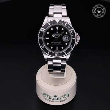 Oyster Perpetual Submariner Date - 16610