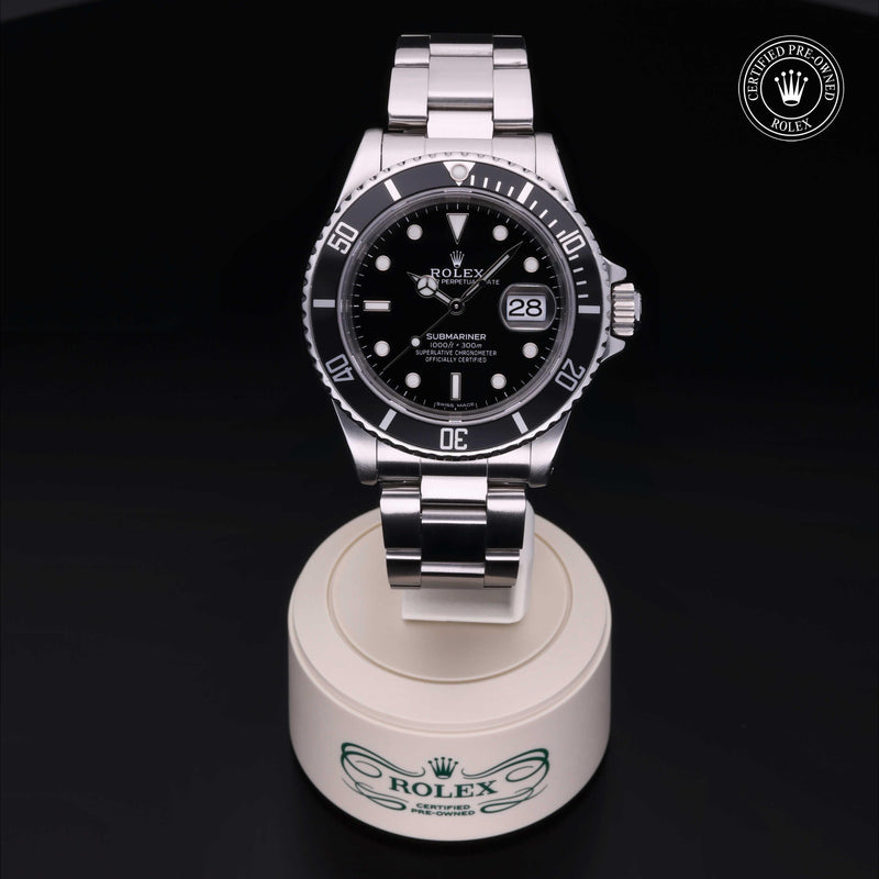 Oyster Perpetual Submariner Date - 16610
