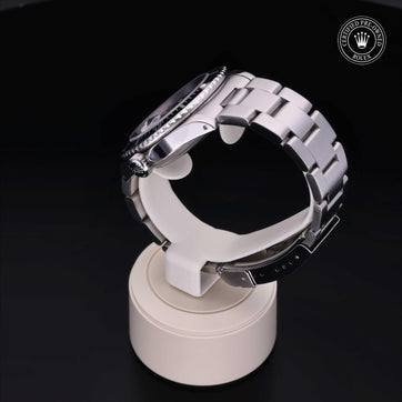 Oyster Perpetual Submariner Date - 16610