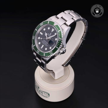 Oyster Perpetual Submariner Date - 16610LV