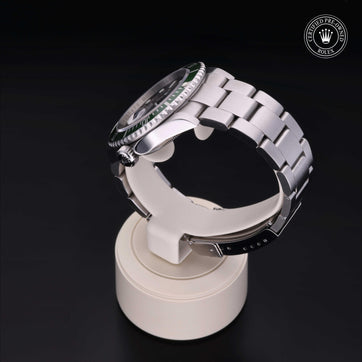 Oyster Perpetual Submariner Date - 16610LV